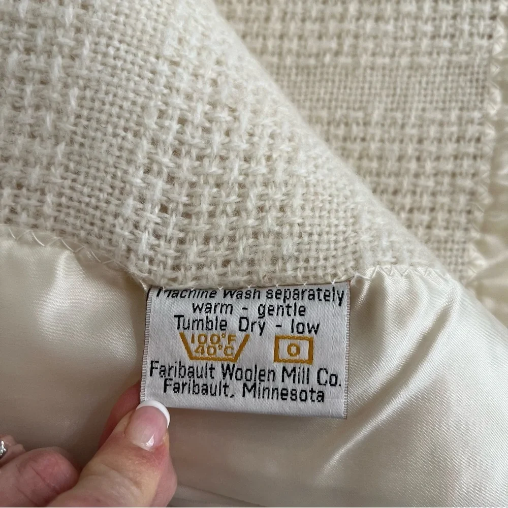 Vintage Faribo Cream Wool Acrylic Blend Satin Trim Blanket